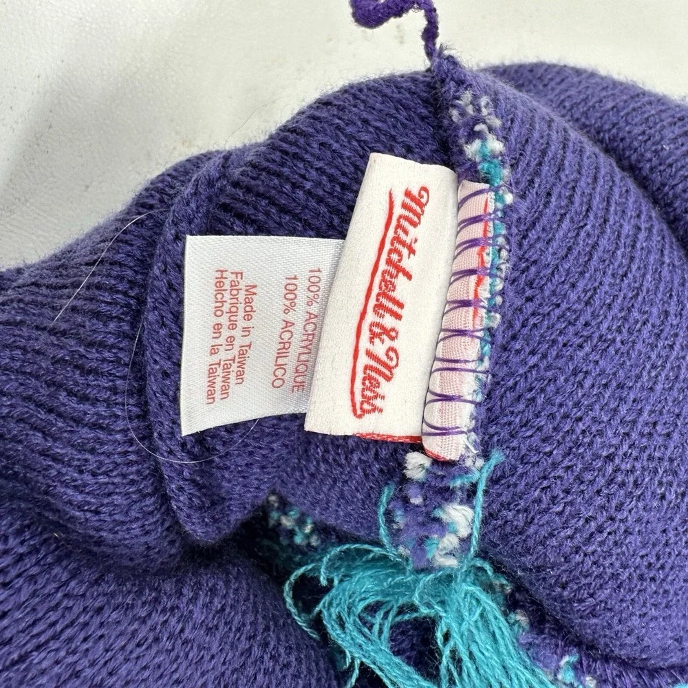 Charlotte‎ Hornets NBA knit Toboggan cap Cuff pom  beanie Mitchell & Ness